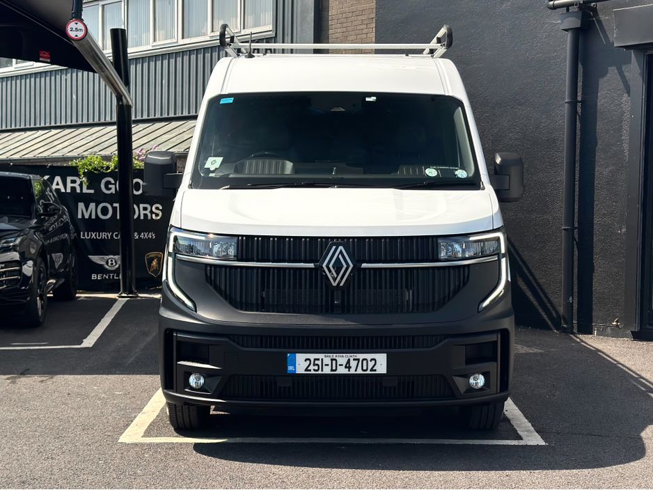 2025 Renault Master